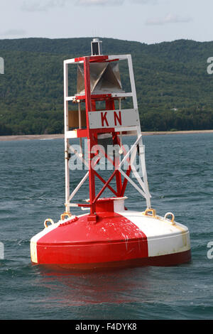 Die Fahrrinne Boje aus der Werft in Little River, N.S. Stockfoto