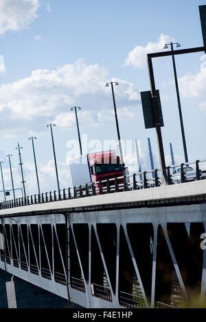 Verkehr auf Oresunds Brücke, Skane, Schweden. Stockfoto