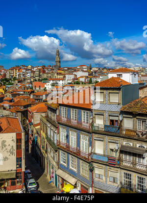 Häuser und Dächer der alten Stadt Porto. September 2015. Porto, Portugal. Stockfoto