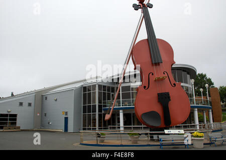 Die große Geige befindet sich bei der Marine terminal in Sydney, Nova Scotia Stockfoto