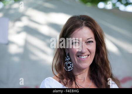 Victoria Hislop, englischer Autor, Schriftsteller, Romancier, an das Edinburgh International Book Festival 2015. Edinburgh, Schottland. 23. August 2015 Stockfoto