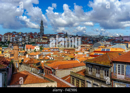 Blick auf die Altstadt Stadt Porto an einem sonnigen Tag. September 2015. Porto, Portugal. Stockfoto