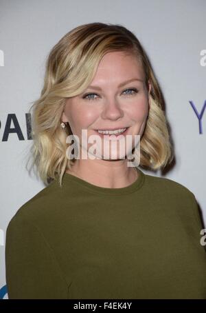 New York, NY, USA. 16. Oktober 2015. Kirsten Dunst im Ankunftsbereich für PaleyFest New York: FARGO, Paley Center for Media, New York, NY 16. Oktober 2015. Bildnachweis: Derek Sturm/Everett Collection/Alamy Live-Nachrichten Stockfoto