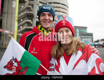 Twickenham Stadium, London, UK. 17. Oktober 2015. Anhänger kommen für Wales V Südafrika Viertel Finale der Rugby World Cup 2015. Bildnachweis: Sportsimages/Alamy Live-Nachrichten Stockfoto