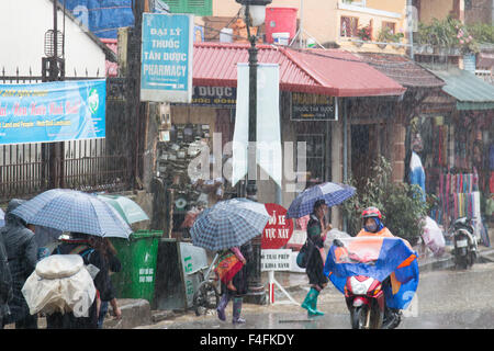 Sapa oder Sa Pa ist eine Grenzstadt in Nord-West-Vietnam, Aufnahmen hier in der Regenzeit feucht Stockfoto