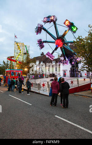 Traditionelle Oktober Michaeli fair auf der Broad Street in der Marktstadt von Alresford Hampshire, Vereinigtes Königreich. Stockfoto