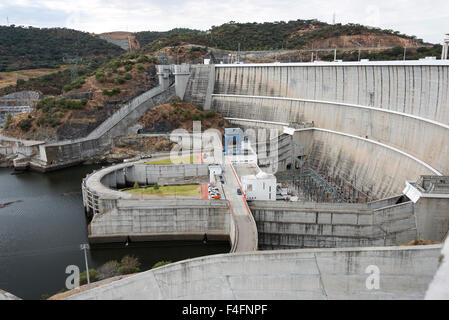 Wasserkraftwerk von Alqueva. Im Alentejo in Alqueva See ist dieses Stück der modernen Technik. Stockfoto