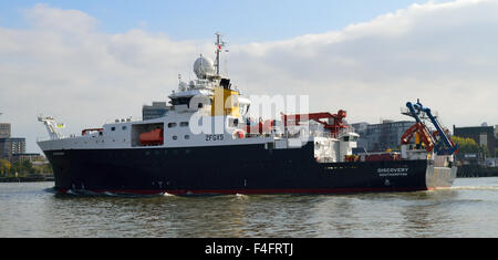 RRS Discovery Überschrift auf der Themse aus London Stockfoto