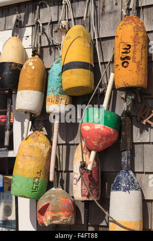 Bojen auf ein Cape Cod Angeln Shack in Massachusetts im Sommer Stockfoto