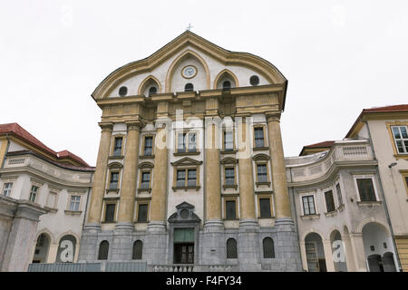 Ursulinen-Kirche der Heiligen Dreifaltigkeit, ein Wahrzeichen Ljubljana Barock. Die Kirche wurde zwischen 1718 und 1726 erbaut. Stockfoto