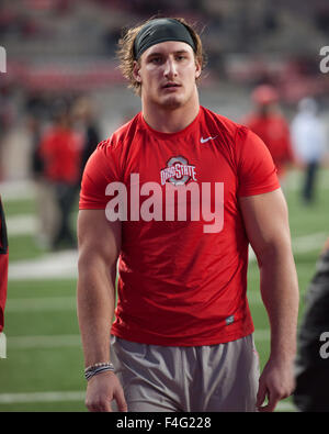 Columbus, Ohio, USA. 14. Oktober 2015. Ohio State Buckeyes defensive Lineman Joey Bosa (97) im Ohio Stadium in Columbus, Ohio. Brent Clark/CSM/Alamy Live-Nachrichten Stockfoto