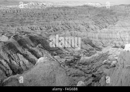 Badlands-Landschaft, geformt durch Ablagerung und Erosion durch Wind und Wasser, enthält einige der reichsten fossilen Betten in der Welt Stockfoto