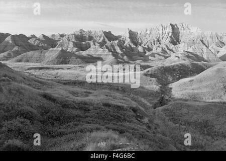 Badlands-Landschaft, geformt durch Ablagerung und Erosion durch Wind und Wasser, enthält einige der reichsten fossilen Betten in der Welt Stockfoto