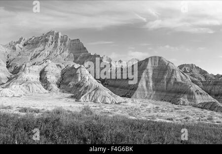 Badlands-Landschaft, geformt durch Ablagerung und Erosion durch Wind und Wasser, enthält einige der reichsten fossilen Betten in der Welt Stockfoto