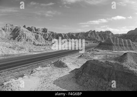 Badlands-Landschaft, geformt durch Ablagerung und Erosion durch Wind und Wasser, enthält einige der reichsten fossilen Betten in der Welt Stockfoto