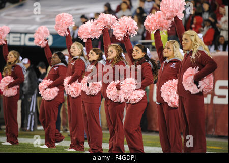 Philadelphia, Pennsylvania, USA. 17. Oktober 2015. Tempel-Cheerleader in Aktion während des Spiels am Lincoln Financial Field in Philadelphia Pa © Ricky Fitchett/ZUMA Draht/Alamy Live News Stockfoto