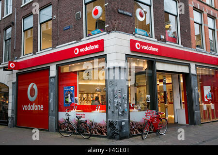 Ein Logo Zeichen außerhalb von Vodafone Einzelhandel in Haarlem, Niederlande am 5. Oktober 2015. Stockfoto