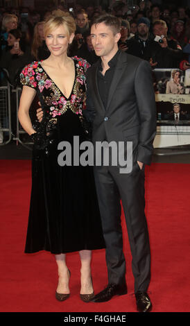 London, UK. 17. Oktober 2015. Cate Blanchett und Topher Grace, die Teilnahme an der "Wahrheit" Screening am BFI London Film Festival im Odeon Leicester Square in London, Vereinigtes Königreich. Bildnachweis: Stills Presse/Alamy Live-Nachrichten Stockfoto