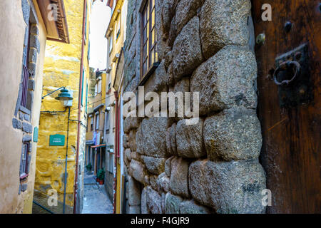 Fassade des alten Hauses in der Altstadt von Porto. Oktober 2015. Porto, Portugal. Stockfoto