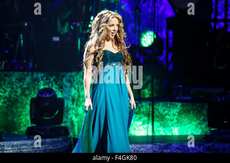 CELTIC WOMAN bringt Tournee 2014 das Durham Performing Arts Center in Durham, North Carolina.  Máiréad Nesbitt, Lisa Lambe, Máiréad Carlin und Susan McFadden sind derzeit im Rahmen der 2014 Celtic Woman US Tour durchführen. Stockfoto