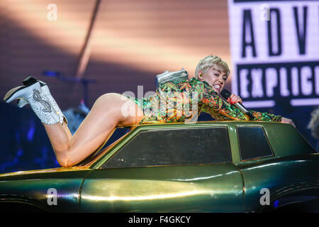 Miley Cyrus spielt Live in Concert im Rahmen der her2014 Bangerz World Tour Stockfoto