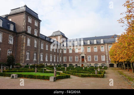 Kunst im Garten von Rolduc mittelalterliche Abtei, Kerkrade, Limburg, Niederlande Stockfoto