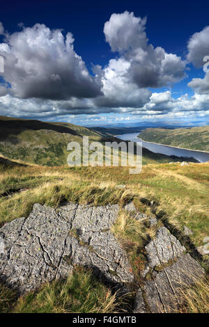 Sommer-Blick über Haweswater, Nationalpark Lake District, Cumbria, England, UK Stockfoto