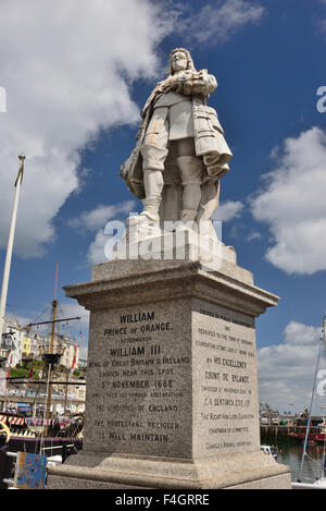 Statue von Wilhelm, Prinz von Oranien, neben dem Hafen von Brixham, wo er an Land im Jahre 1688 um den britischen Thron kam. Stockfoto