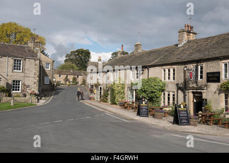 Burnsall Dorfzentrum in Wharfedale Stockfoto