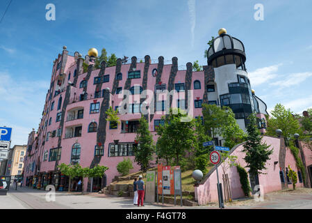 Hundertwasser House (Grüne Zitadelle) - eines der berühmtesten Wahrzeichen in Magdeburg, Deutschland Stockfoto