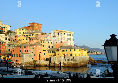 Boccadasse, Fischerdorf und Vorort von Genua, Riviera, Ligurien, Italien, Europa Stockfoto