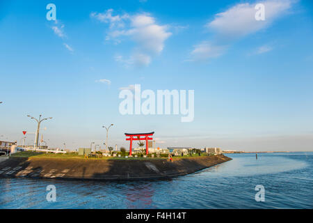 Rotes Torii-Tor, Anamori Inari Jinja, Ota-Ku, Tokio, Japan Stockfoto