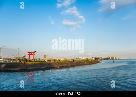 Rotes Torii-Tor, Anamori Inari Jinja, Ota-Ku, Tokio, Japan Stockfoto