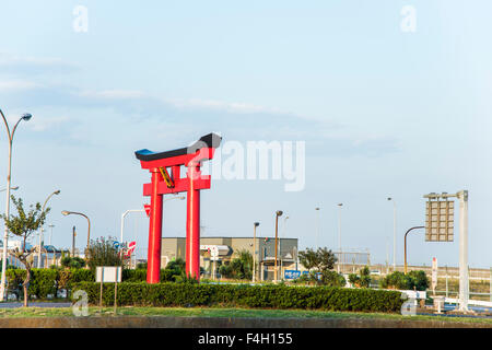 Rotes Torii-Tor, Anamori Inari Jinja, Ota-Ku, Tokio, Japan Stockfoto