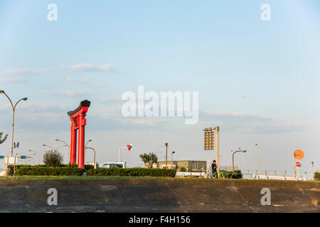 Rotes Torii-Tor, Anamori Inari Jinja, Ota-Ku, Tokio, Japan Stockfoto