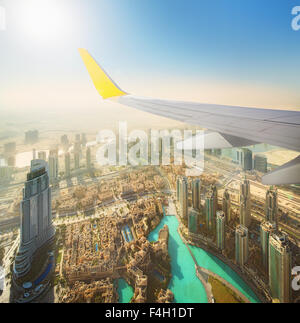 Stadtbild von Dubai aus Flugzeug Fenster, Vogelperspektive, Vereinigte Arabische Emirate Stockfoto