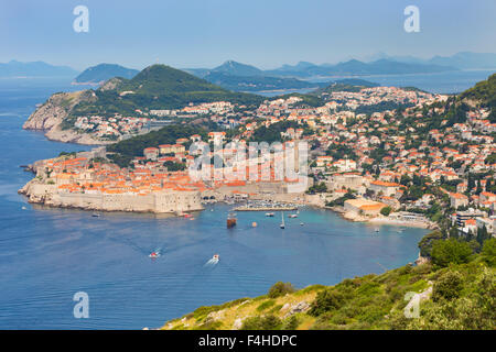 Dubrovnik, Dubrovnik-Neretva County, Kroatien.  Überblick über die Altstadt und den Hafen.  Die Altstadt von Dubrovnik ist ein UNESCO Stockfoto