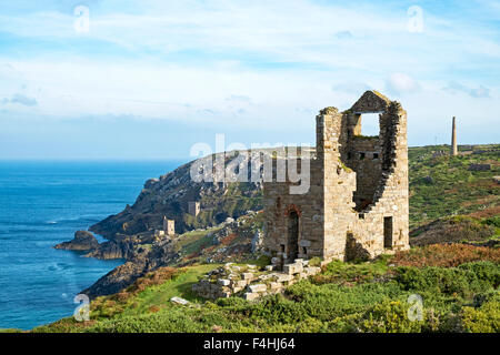 alten Maschinenhaus auf der stillgelegten Wheal Owles Zinnmine in Botallack in Cornwall, Großbritannien Stockfoto