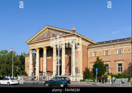 Halle für Kunst Gebäude nahe Heldenplatz, Budapest, Ungarn. Stockfoto