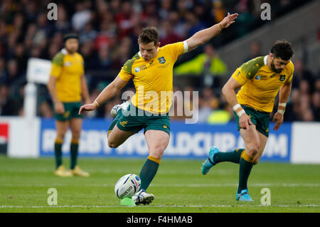 London, UK. 18. Oktober 2015. Bernard Foley Australien V Australien V Schottland, Rugby World Cup 2015 Twickenham, London, England 18. Oktober 2015-Rugby-Weltmeisterschaft 2015 Viertel Finale Twickenham Stadium, London, England-Credit: Allstar Bild Bibliothek/Alamy Live-Nachrichten Stockfoto