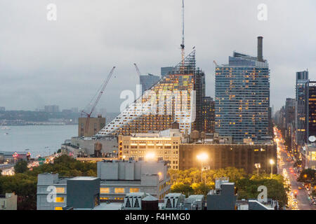 Blick vom bar Luxus Neubau auf der West Seite Waterfront Blick nach Norden entlang der 11th Avenue, zoning Abgrenzung Tinte auf dem Dach Stockfoto