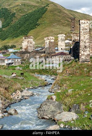 Chazhashi, eine der vier Weilern bestehend aus Ushguli Gemeinschaft in Swanetien Bezirk, Kaukasus, Nordgeorgia. Stockfoto