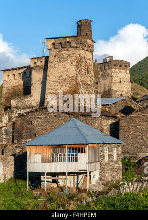 Chazhashi, eine der vier Weilern bestehend aus Ushguli Gemeinschaft in Swanetien Bezirk, Kaukasus, Nordgeorgia. Stockfoto