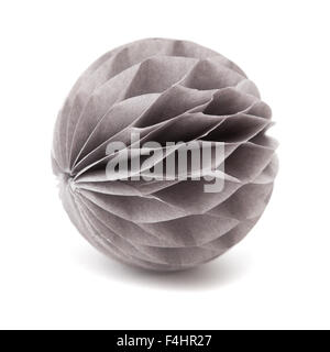 Papier Kugel Ornament isoliert auf weißem Hintergrund Stockfoto