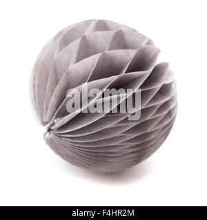Papier Kugel Ornament isoliert auf weißem Hintergrund Stockfoto