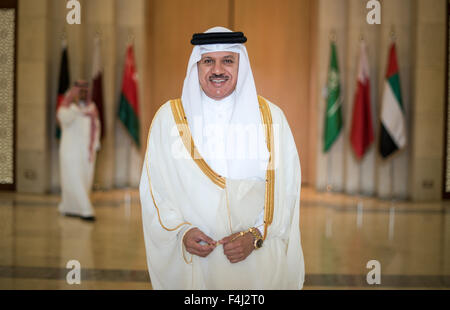 Riad, Saudi-Arabien. 19. Oktober 2015. Generalsekretär des dem Kooperationsrat der arabischen Staaten des Golfes, Abdullatif bin Rashid Al-Zayanim, erwartet der deutsche Außenminister Frank-Walter Steinmeier, in Riad, Saudi Arabien, 19. Oktober 2015. Foto: Bernd von Jutrczenka/Dpa/Alamy Live News Stockfoto