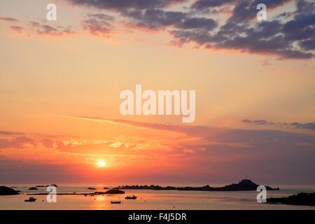 Sonnenuntergang am Cobo Bay, Guernsey, Channel Islands, Vereinigtes Königreich, Europa Stockfoto