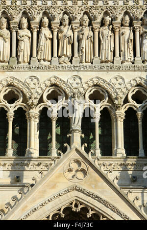 Galerie der Könige von Viollet-le-Duc zwischen 1849 und 1861, Kathedrale von Amiens, UNESCO-Weltkulturerbe, Picardie, Frankreich restauriert Stockfoto