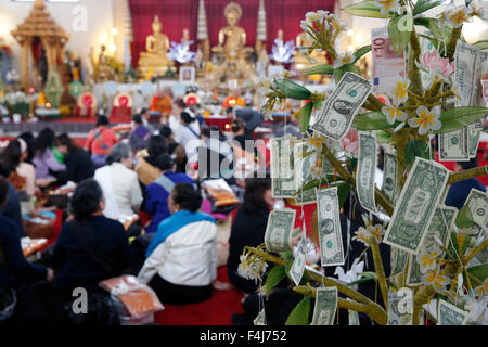 Buddhistische Geldbaum Verdienst und Spenden an lokale Tempel, Wat Velouvanaram, Bussy Saint Georges, Seine et Marne, Frankreich Stockfoto