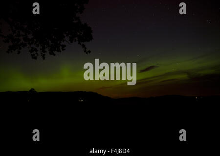 Aurora über Obeny Hills, Highland Perthshire. Stockfoto